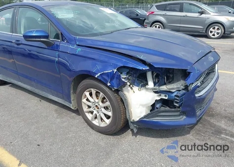 2015 Ford Fusion S z USA, uszkodzony, nr VIN 1FA6P0G79F5105081
